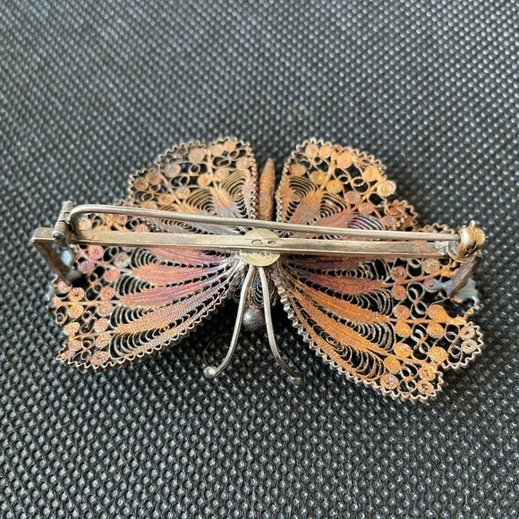Filigree sterling silver butterfly brooch. - Picture 3 of 4